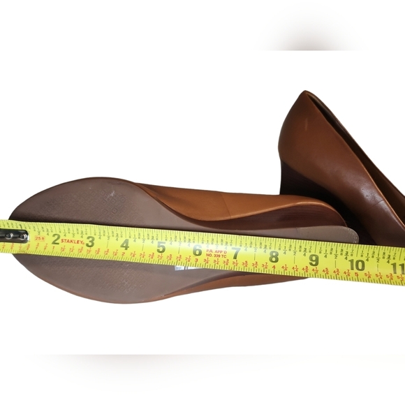 TORY BURCH BROWN LEATHER REVA LOGO WEDGE PUMP SZ US 11M - Picture 9 of 15